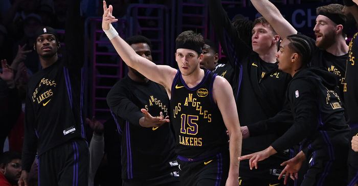 球探体育比分网即时比分-湖人近7战6胜!里夫斯:我们开始承担责任 不再只是双手一摊|奥斯汀-里夫斯|奥斯汀·里夫斯|勒布朗-詹姆斯|洛杉矶湖人队|nba_新浪体育_新浪新闻